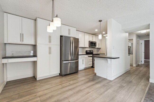 Building Photo - Charming 2BR Condo in Denver