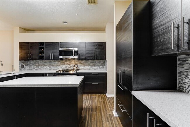 Building Photo - 2150 Paso Rello Dr