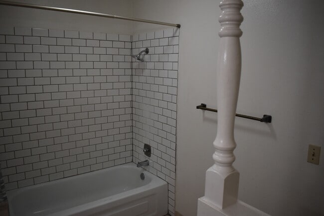 Building Photo - 4727 E Alamos Ave