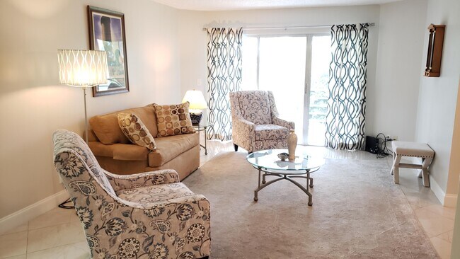 Building Photo - 3755 Via Poinciana