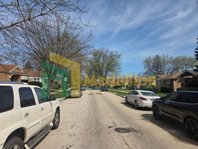 Building Photo - Spacious 4-Bedroom Home with Finished Basement and Yard Space