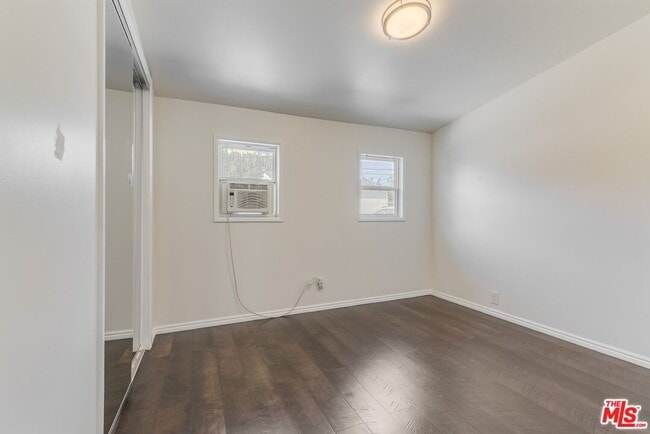 Building Photo - 4905 Coolidge Ave