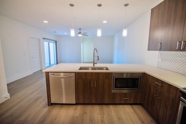 Building Photo - 2213 Poquito St