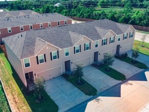 Building Photo - 212 Autumn Berry Ln