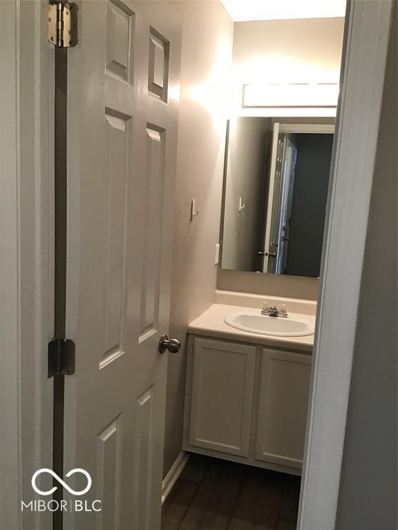 Building Photo - 6066 S Bay Dr