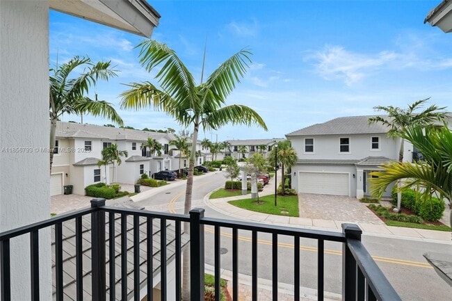 Building Photo - 6907 Pines Cir