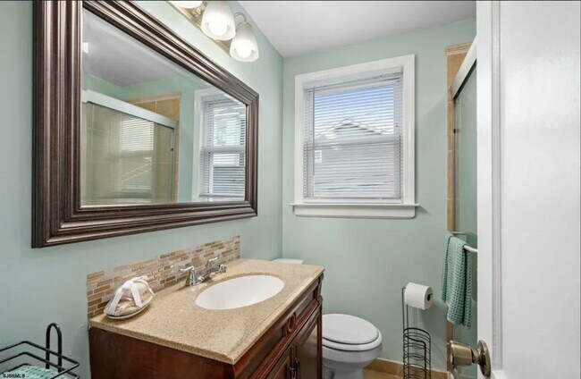 Building Photo - 303 N Wilson Ave
