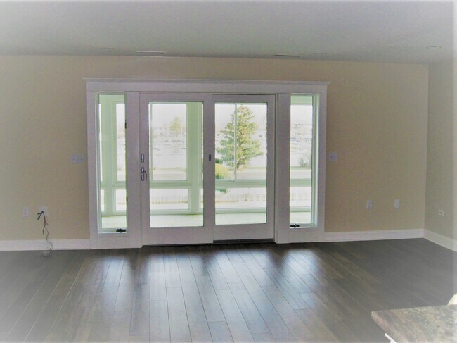 Building Photo - 538 Bimini Dr