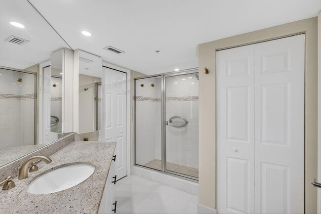 Building Photo - 3000 N Ocean Dr