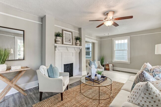 Building Photo - Charming historic home near downtown