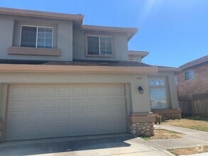 Building Photo - House For Rent
