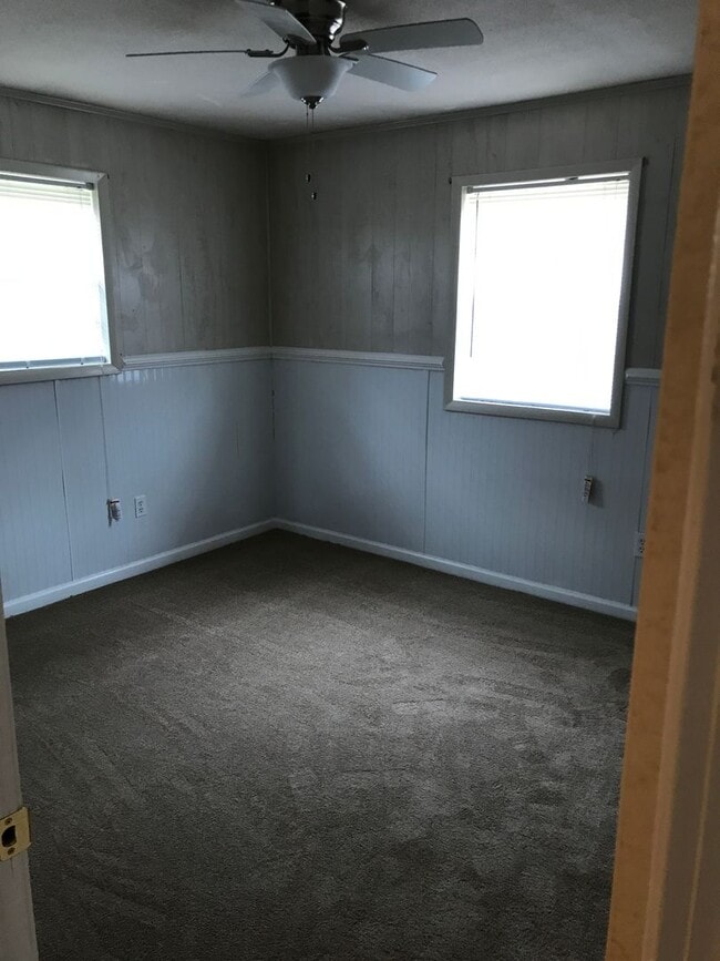 Building Photo - 210 Kilarny Rd