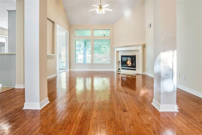 Building Photo - 5534 Chesapeake Pl