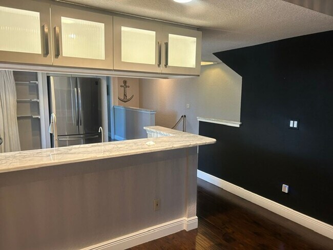 Building Photo - Luxury living with an Intracoastal view and direct access to dock, marina and lift