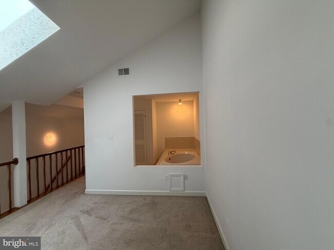 Building Photo - 5911 Barbados Pl