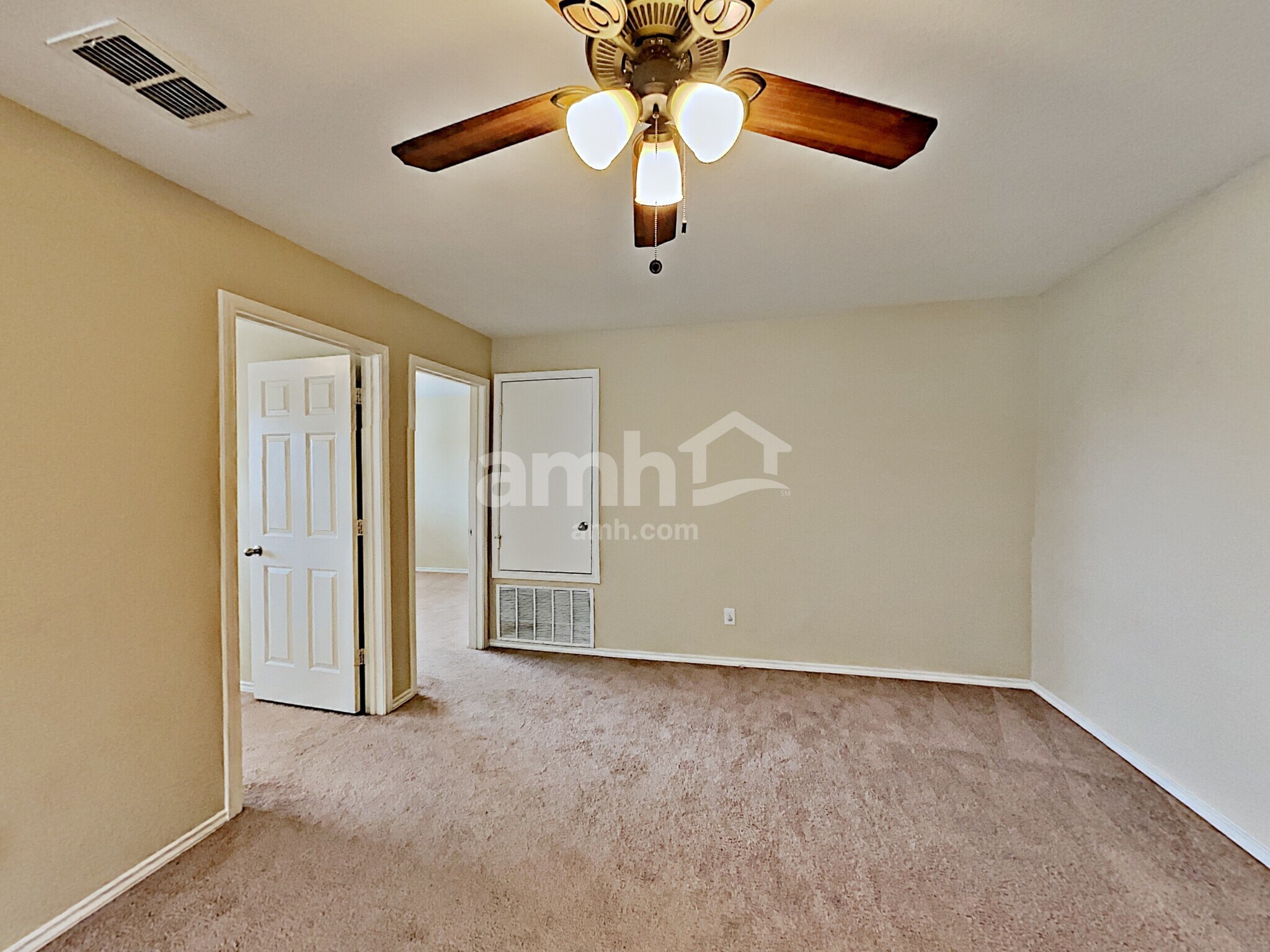 Building Photo - 9210 Pacific Maple