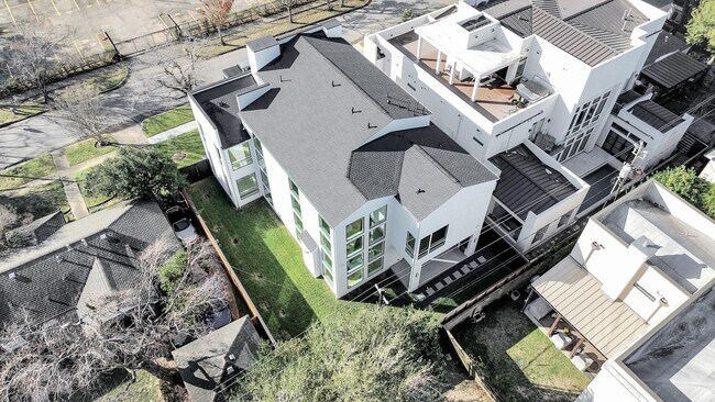 Building Photo - 2232 Swift Blvd