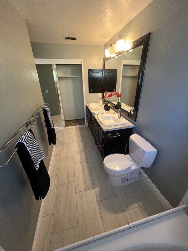 Building Photo - Nice 3 bedroom family home for rent in great Rocklin location