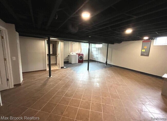 Building Photo - 7980 Billingham Rd