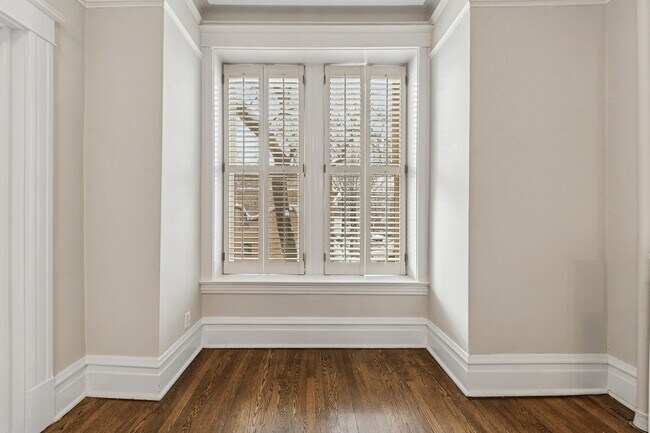 Building Photo - 2159 N Seminary Ave