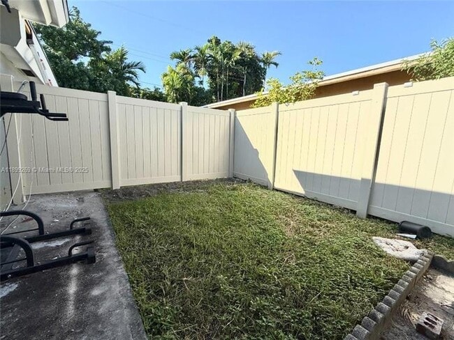 Building Photo - 716 NE 7th St