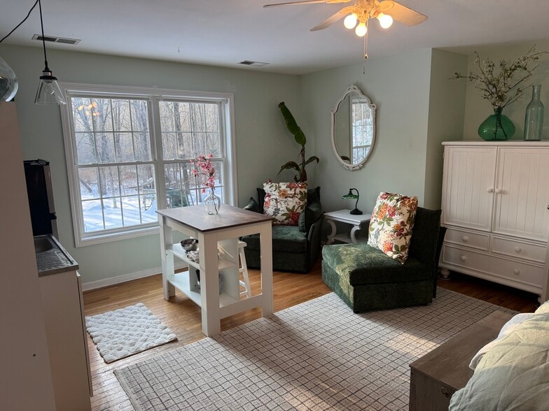 Building Photo - 81 Wiese Albert Rd