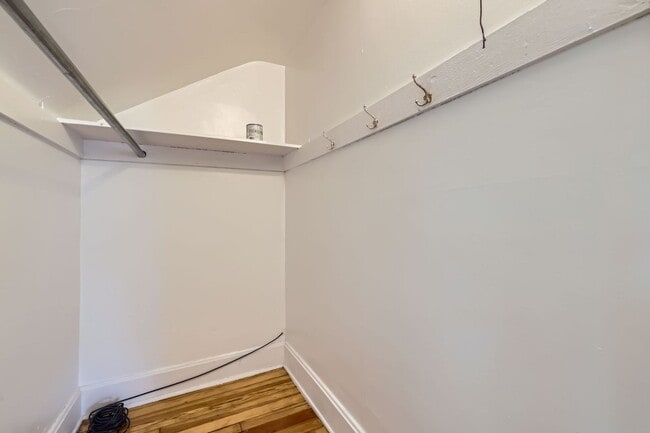 Building Photo - Top Unit (Beautiful Views) Flexible move in! Off Street Parking! All utilities included!