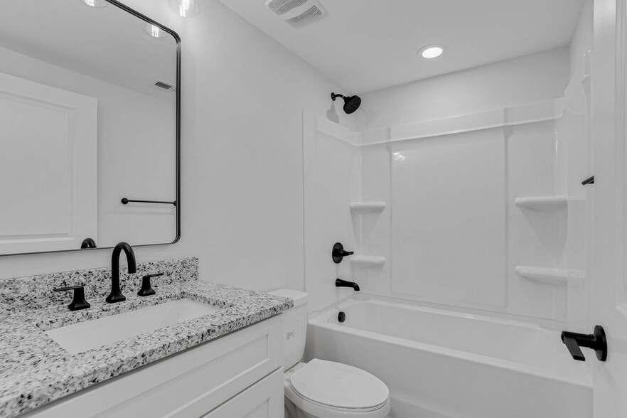 Building Photo - 1128 Rosehill Dr