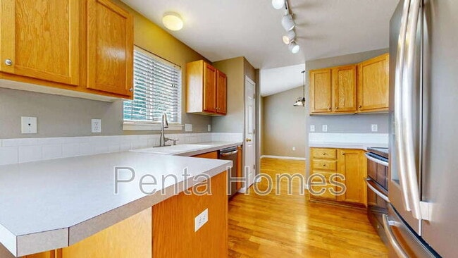 Building Photo - 826 Glenwall Dr