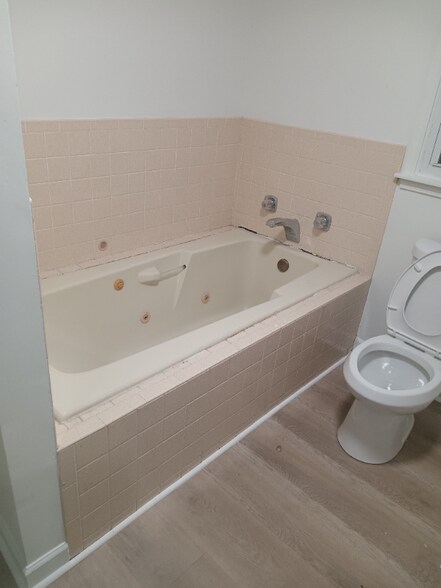 Building Photo - 125 Concord St