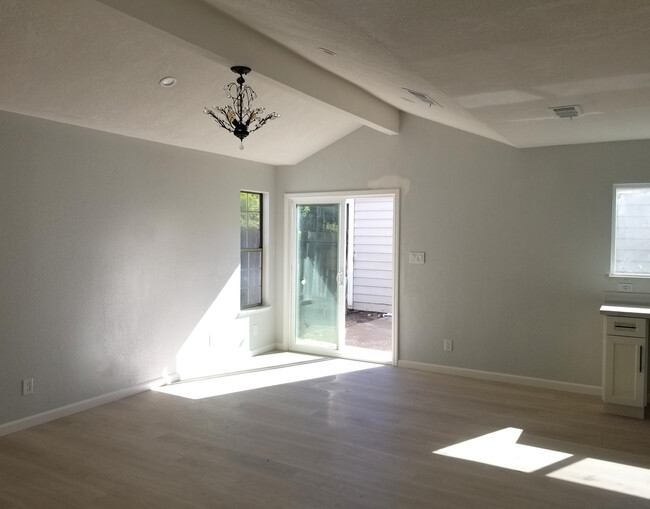 Building Photo - 3509 Baywood Cir