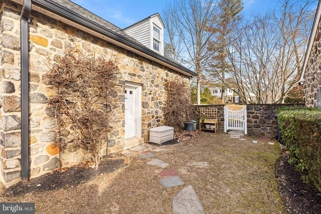 Building Photo - 4407 Whittier Rd