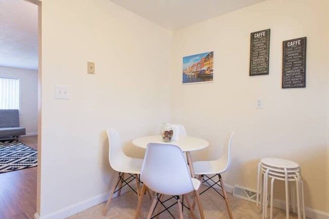 Building Photo - 37 Oxford Cir