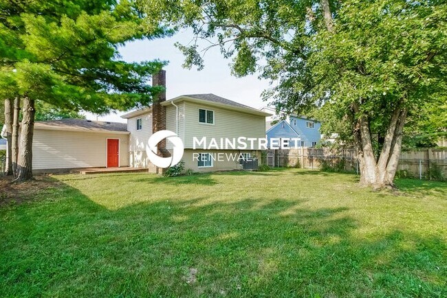 Building Photo - 3 Bedroom Pet-Friendly Home in Reynoldsburg, OH with Main Street Renewal