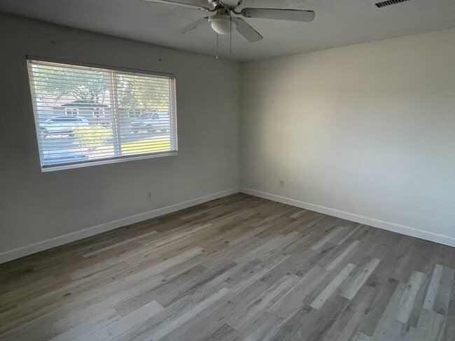 Building Photo - 824 W Romo Jones St