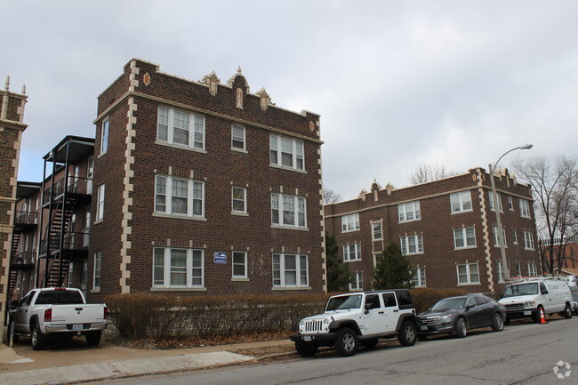 Building Photo - Belle Court Apartments