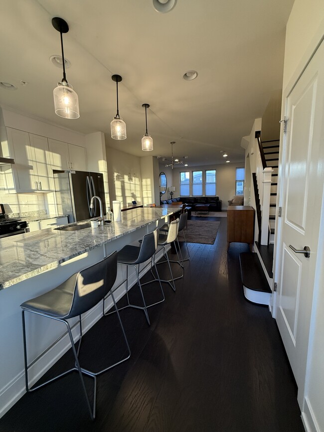 Building Photo - 3109 Elm Ave