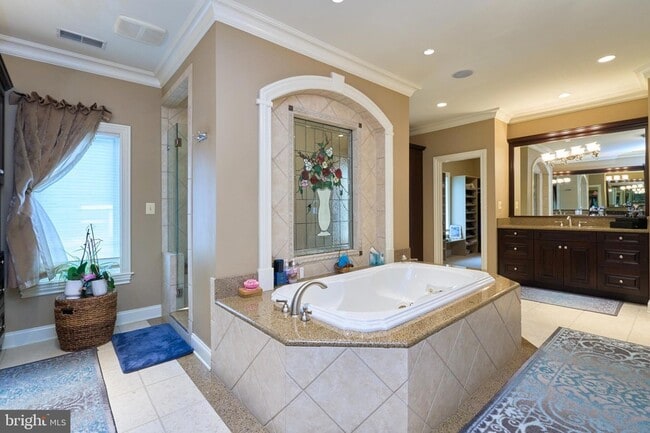 Building Photo - 7841 Montvale Way