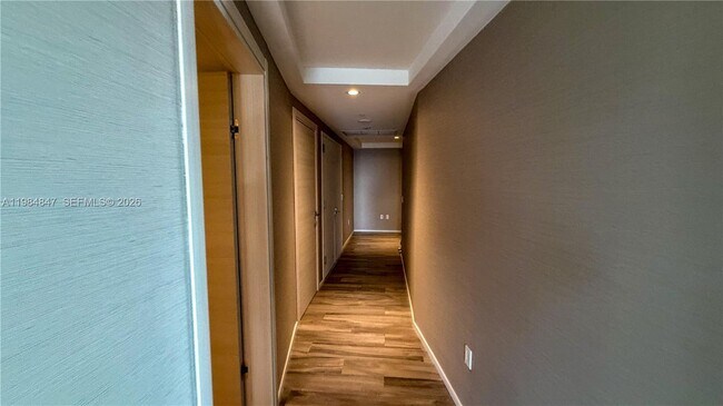 Building Photo - 801 S Miami Ave