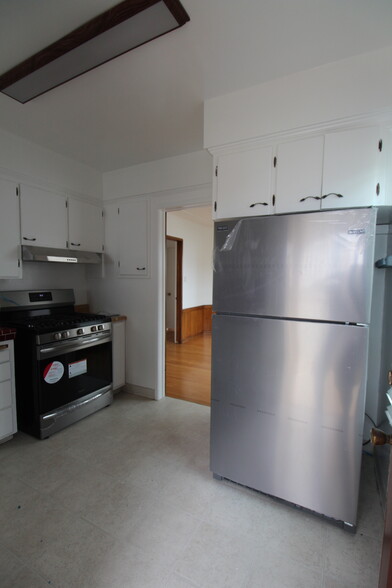 NEW RANGE AND REFRIGERATOR - 315 33rd St