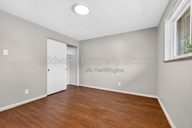 Building Photo - 2050 Goodale Ave