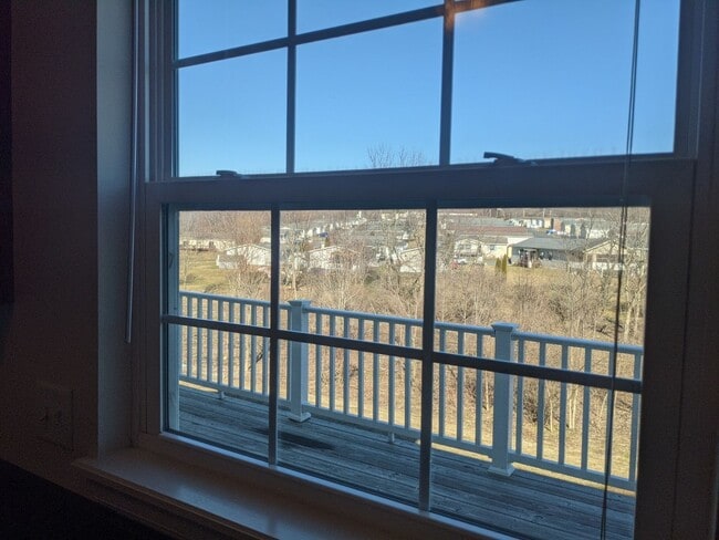 Building Photo - 3 Bedroom Townhouse For Rent in Charming Waynesboro, PA