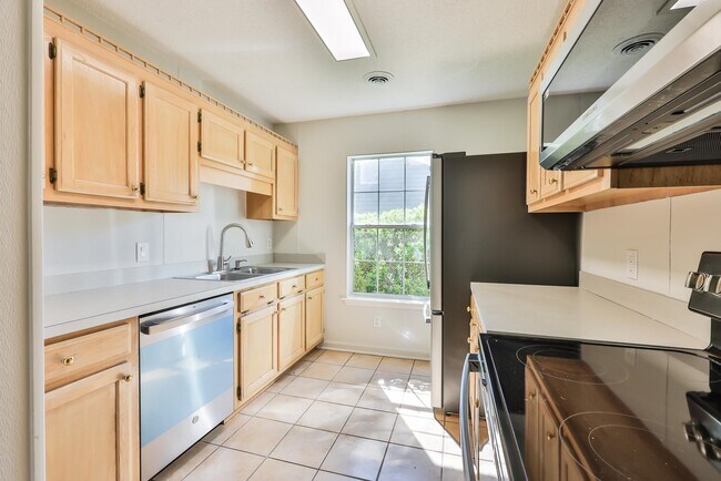 Building Photo - 2914 Temperance Dr