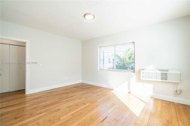 Building Photo - 7301 Carlyle Ave