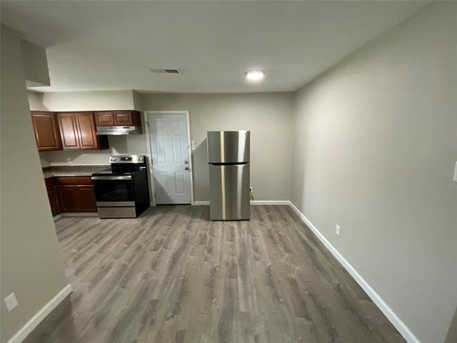 Building Photo - 2434 Lakeshore Dr