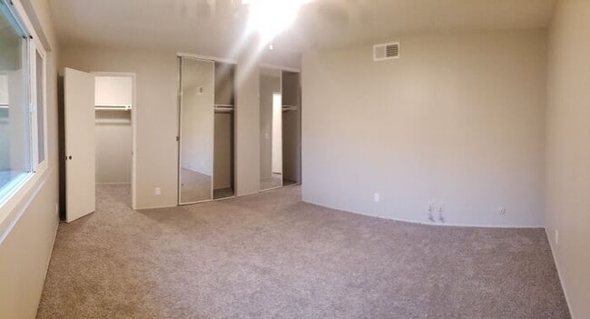 Building Photo - Bright & Updated Townhome for Rent in Santee