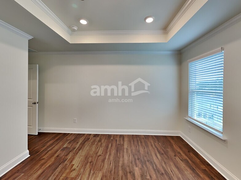 Building Photo - 881 Headland Wy