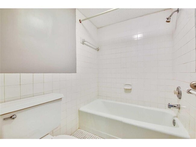 Building Photo - 831 Old Settlers Trail