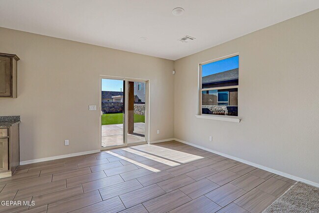 Building Photo - 11470 Dawn Vw Rd