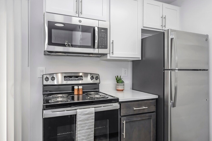 Primary Photo - Windsor Place Apartments